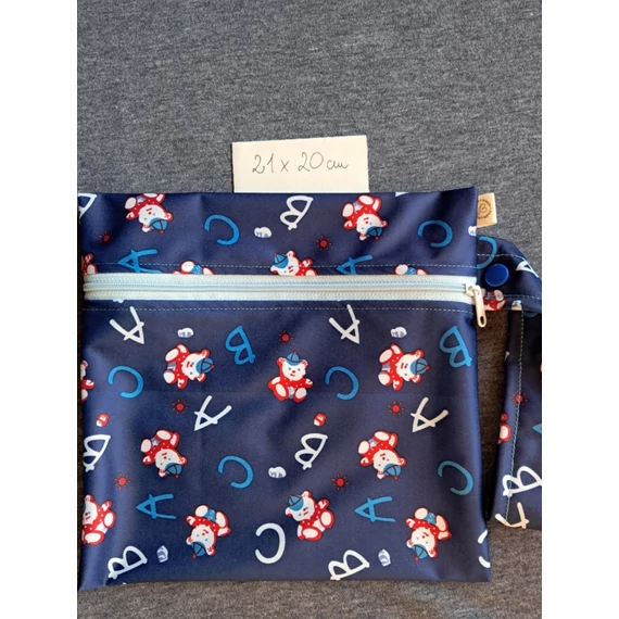 Mosható pelenkazsák- cipzáras, patentos füles- macis-számos 21cm x 20 cm